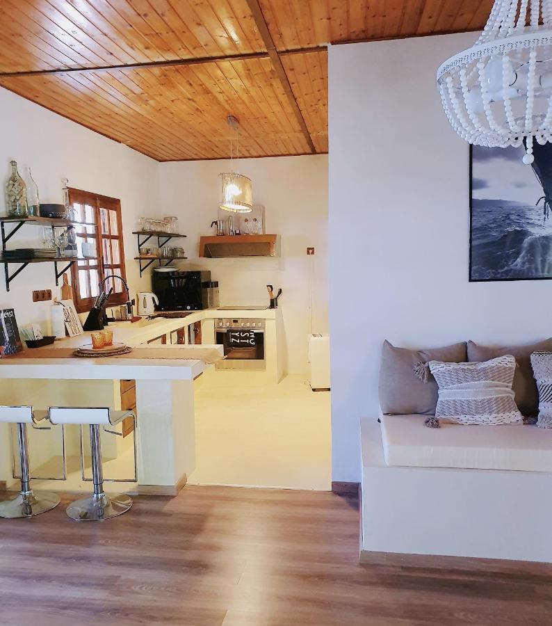 Villa Al-Ari Diakopto Exteriör bild