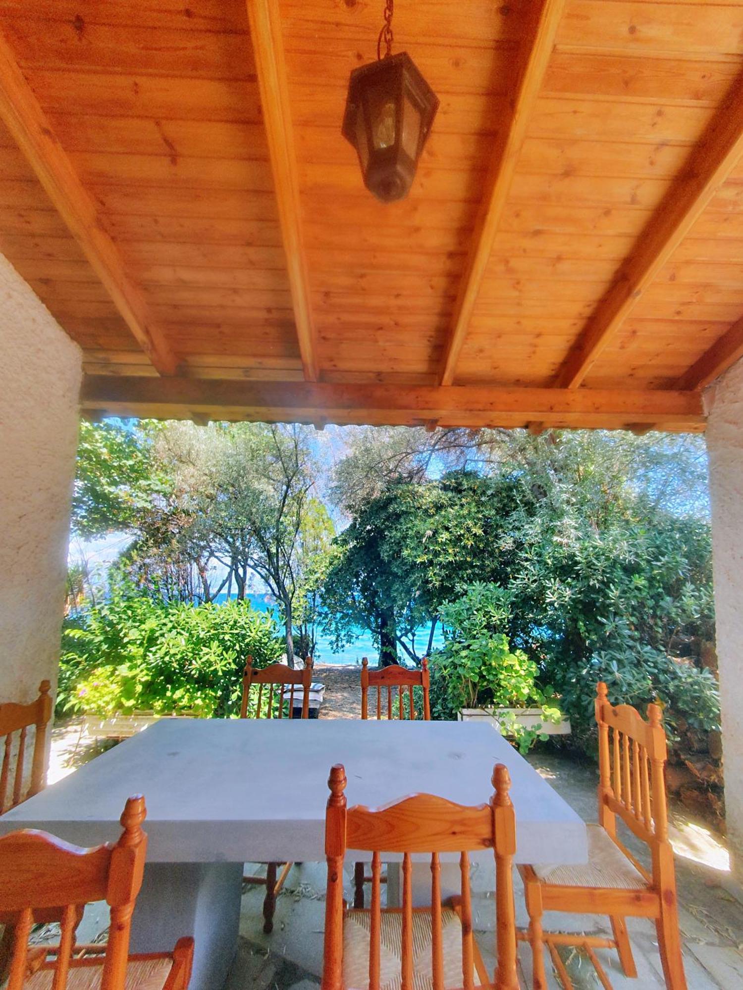 Villa Al-Ari Diakopto Exteriör bild